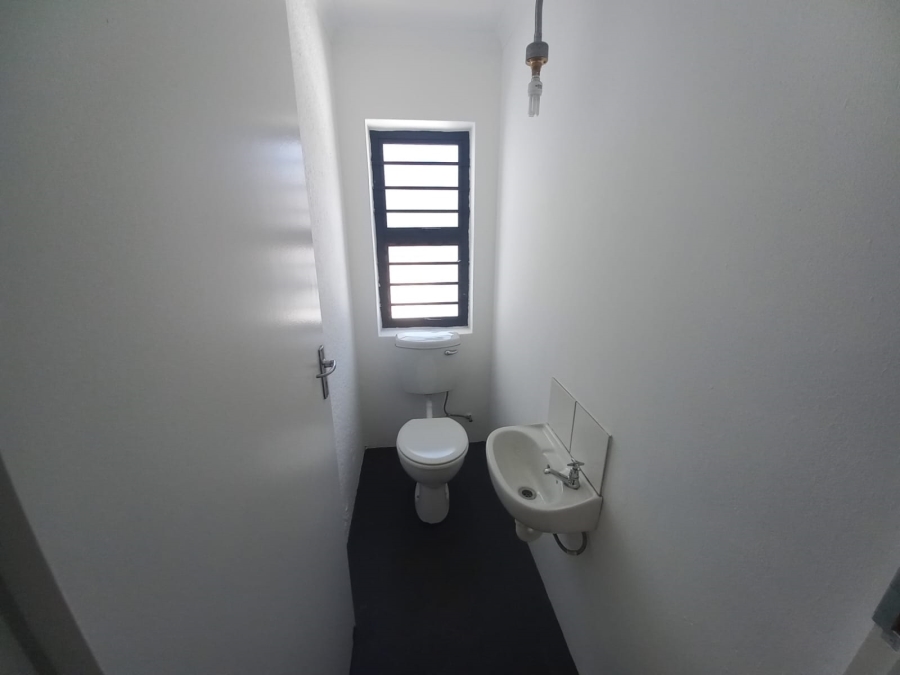 To Let commercial Property for Rent in Maitland Western Cape